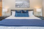 Master Bed with King Bed, Sofa Bed, Flat Screen TV, Dresser and Nightstands Sleeps 4